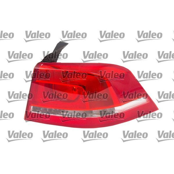 VALEO STOP LAMBASI DIŞ SAĞ PASSAT 11> (3AE945096F)